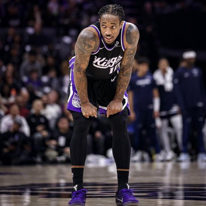 B体育app下载-神的武器！德罗赞19中14+0三分出手砍32分2板6助3断，罚球5中4