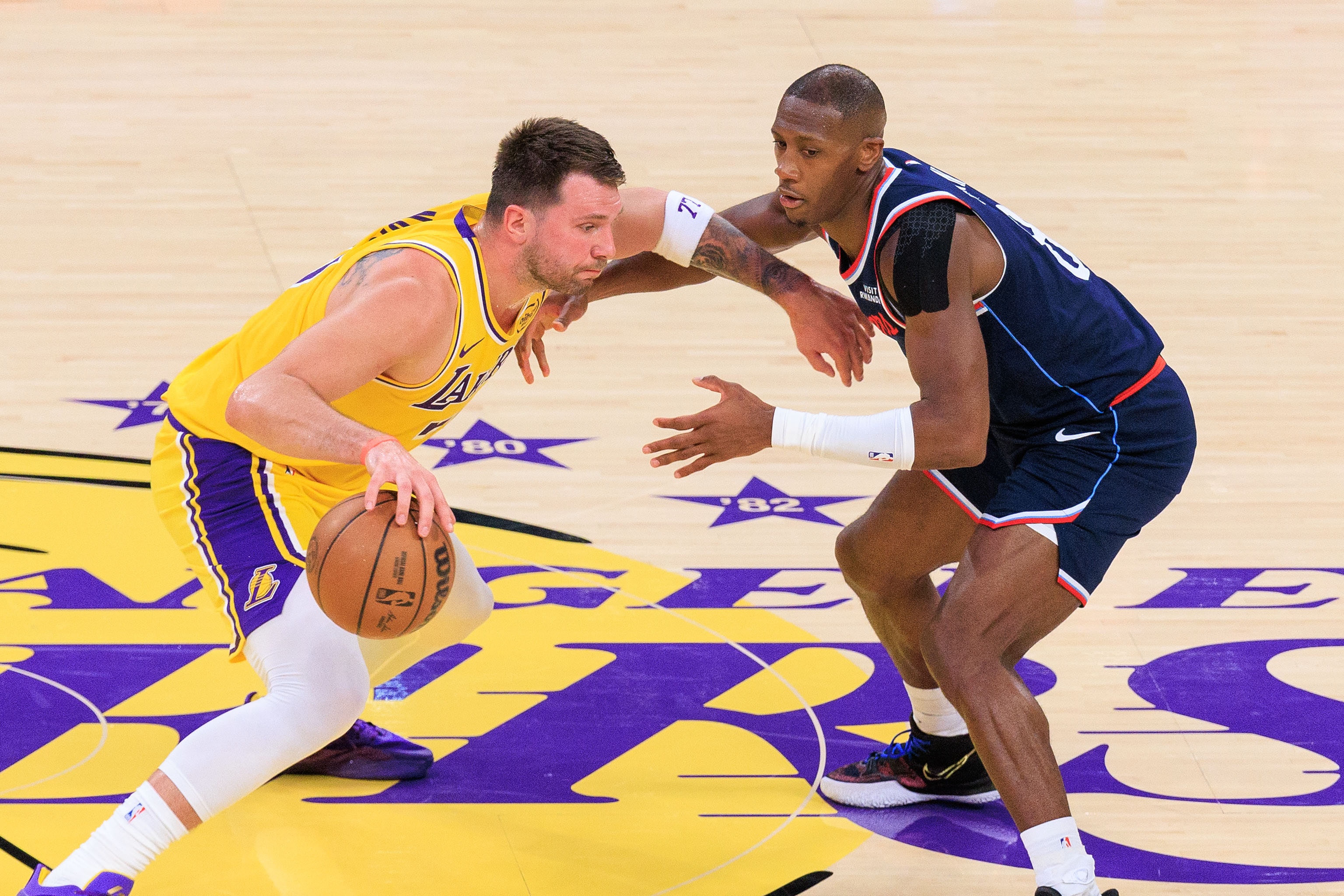 B体育app下载-和东契奇有Beef？邓恩：我们是良性竞争 我就是给他制造麻烦